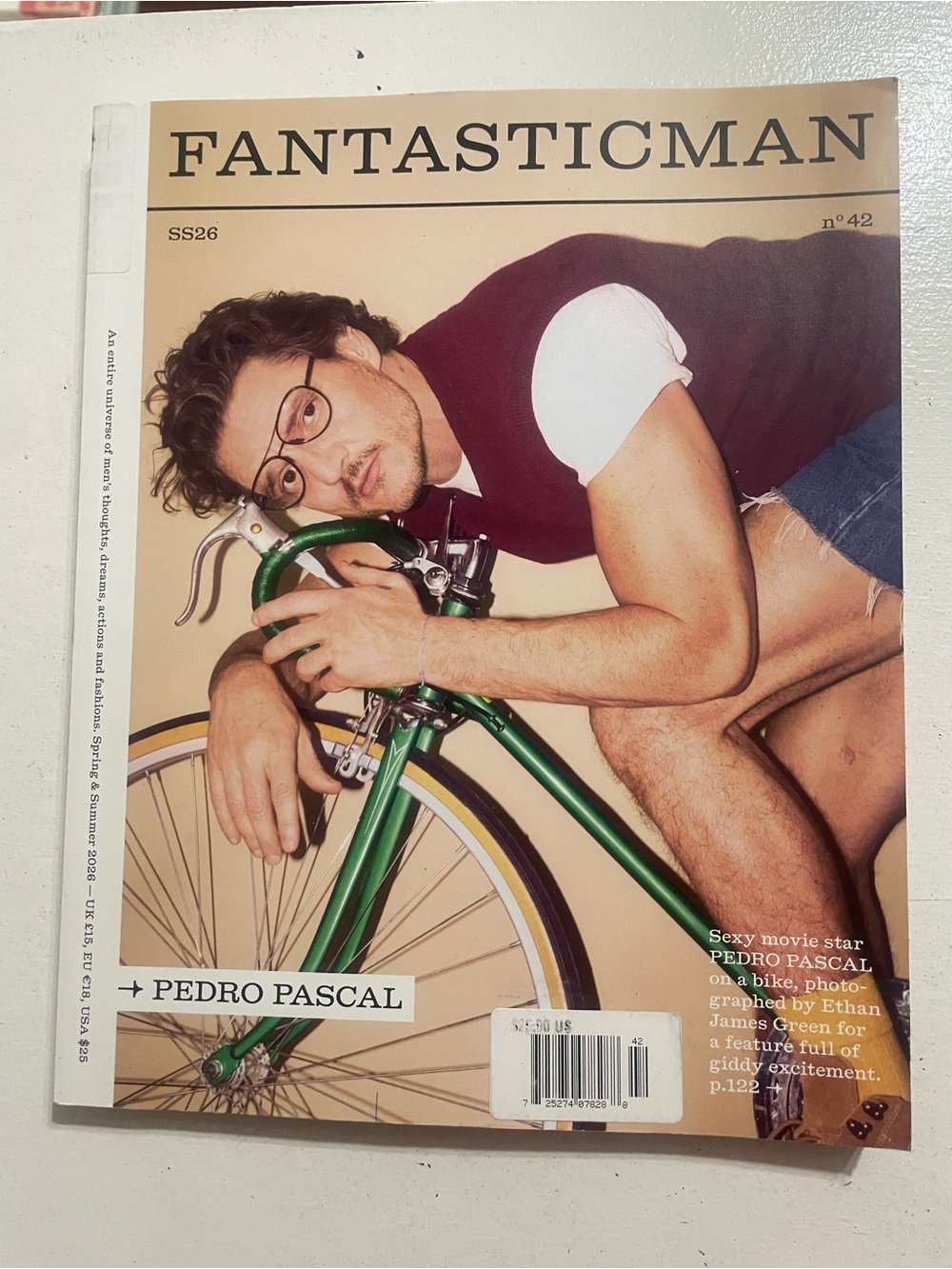 Fashion Magazine Fantasticman - Beige, Green, White